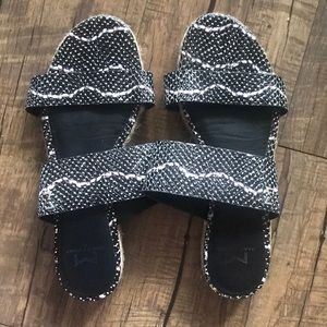 Marc Fisher snake skin pattern sandles